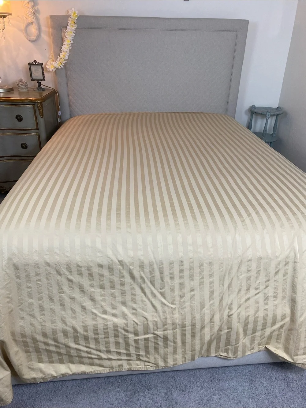 Wamsutta Champagne Stripe Sheet Set (3) Gold / King 1 flat sheet 2 K Pillowcases